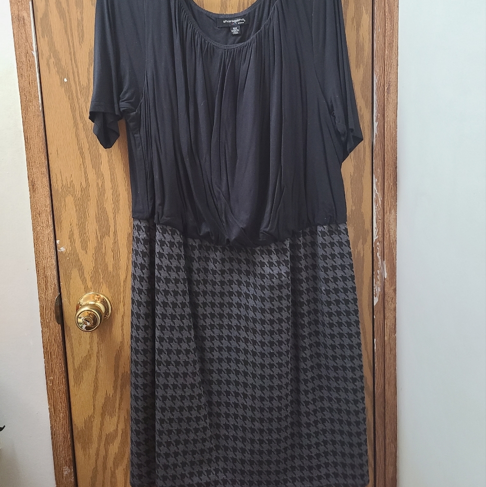 Lady dress size 16w